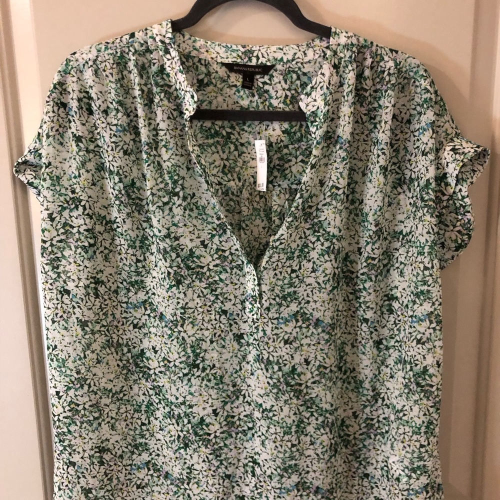 Banana Republic short sleeve blouse